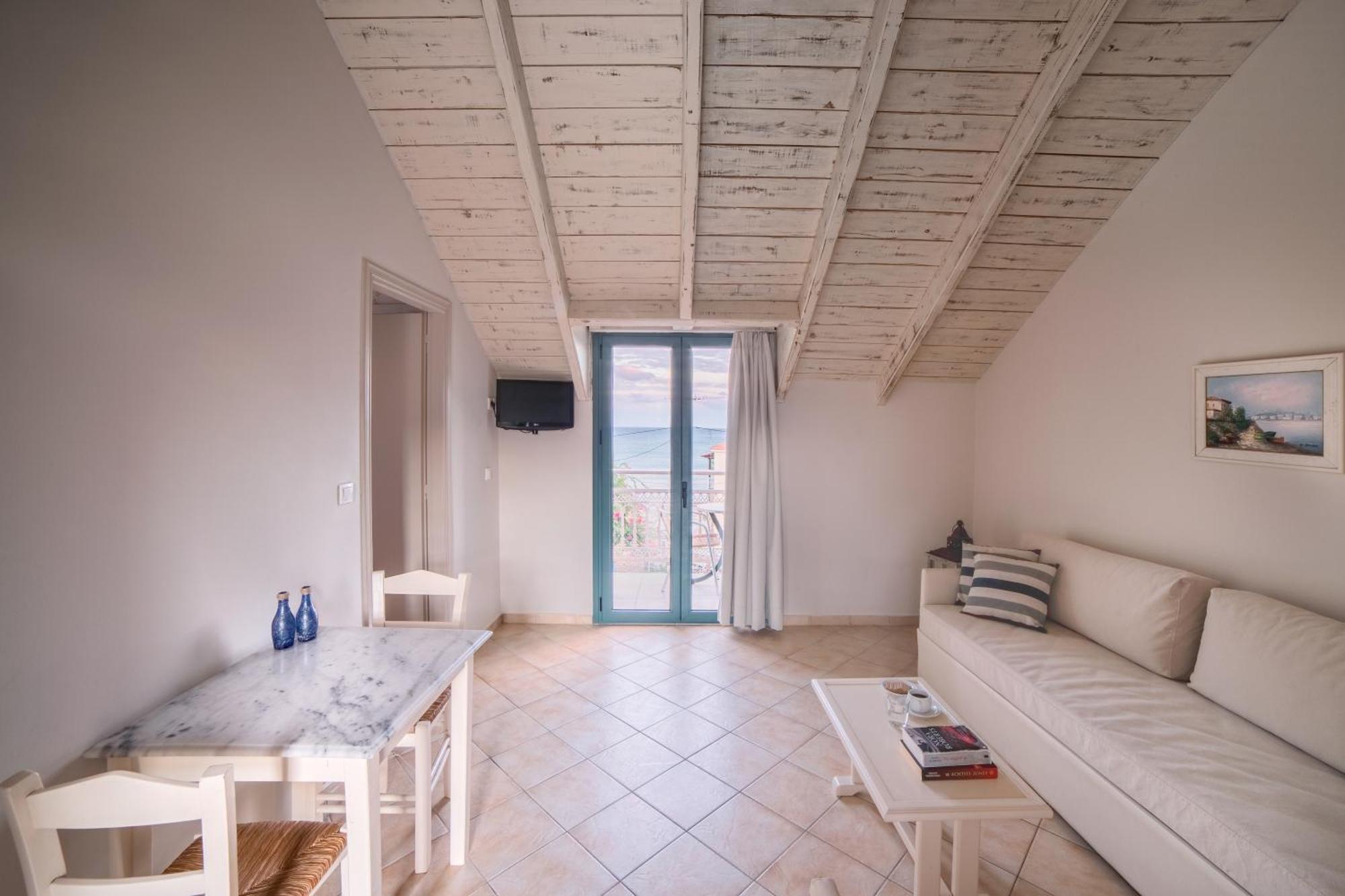 Pierros Hotel Лаганас Экстерьер фото